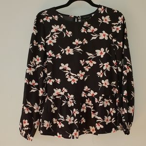 New Look Top in Black Floral
